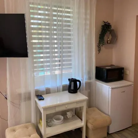 Kambariu Nuoma Centre *